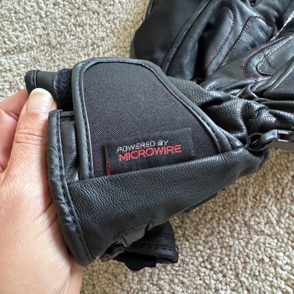 Battery Powered, Heated Black Leather Motorcycle Gloves - Picture 2 of 7